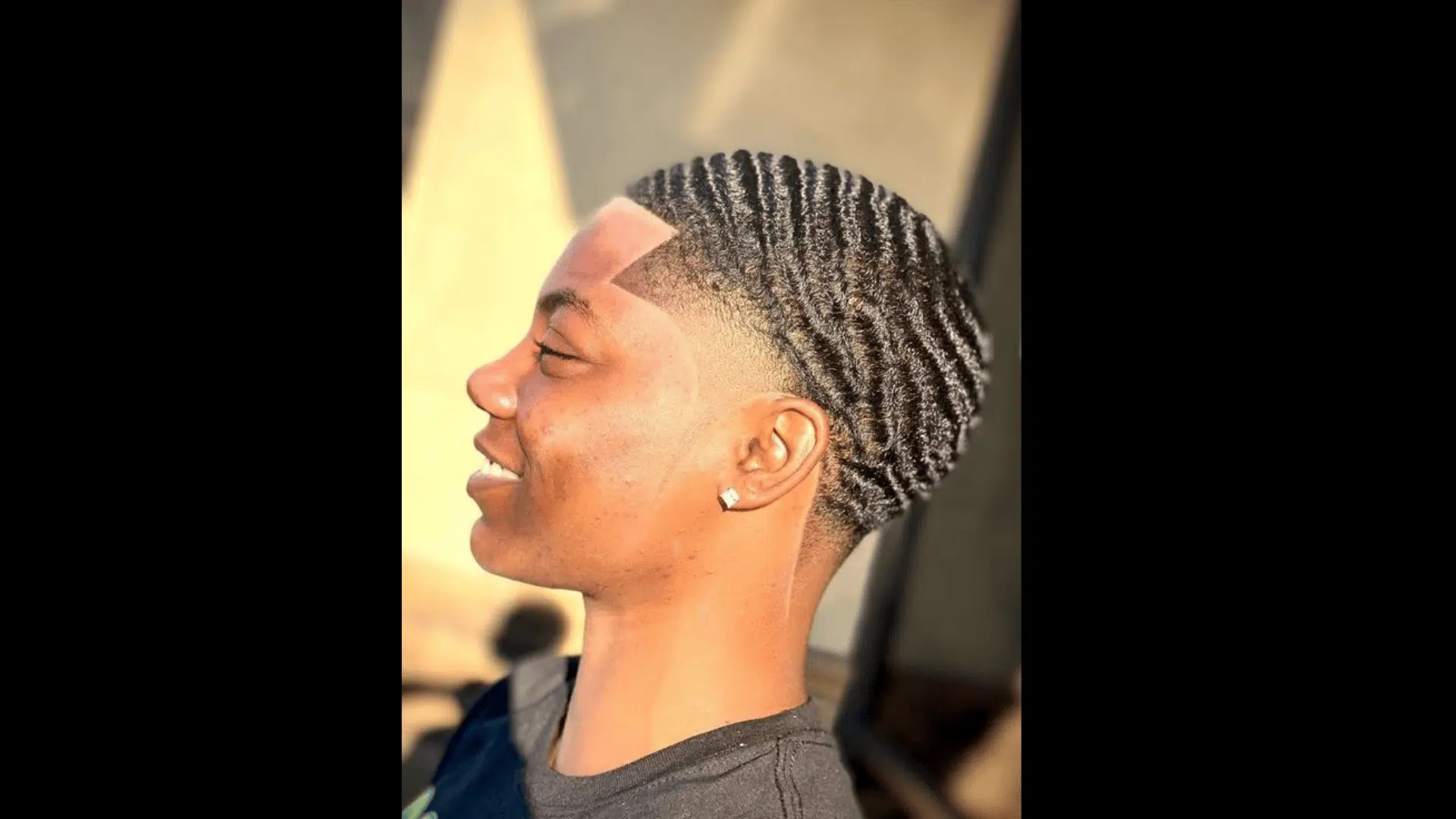 Curved Wave Fade