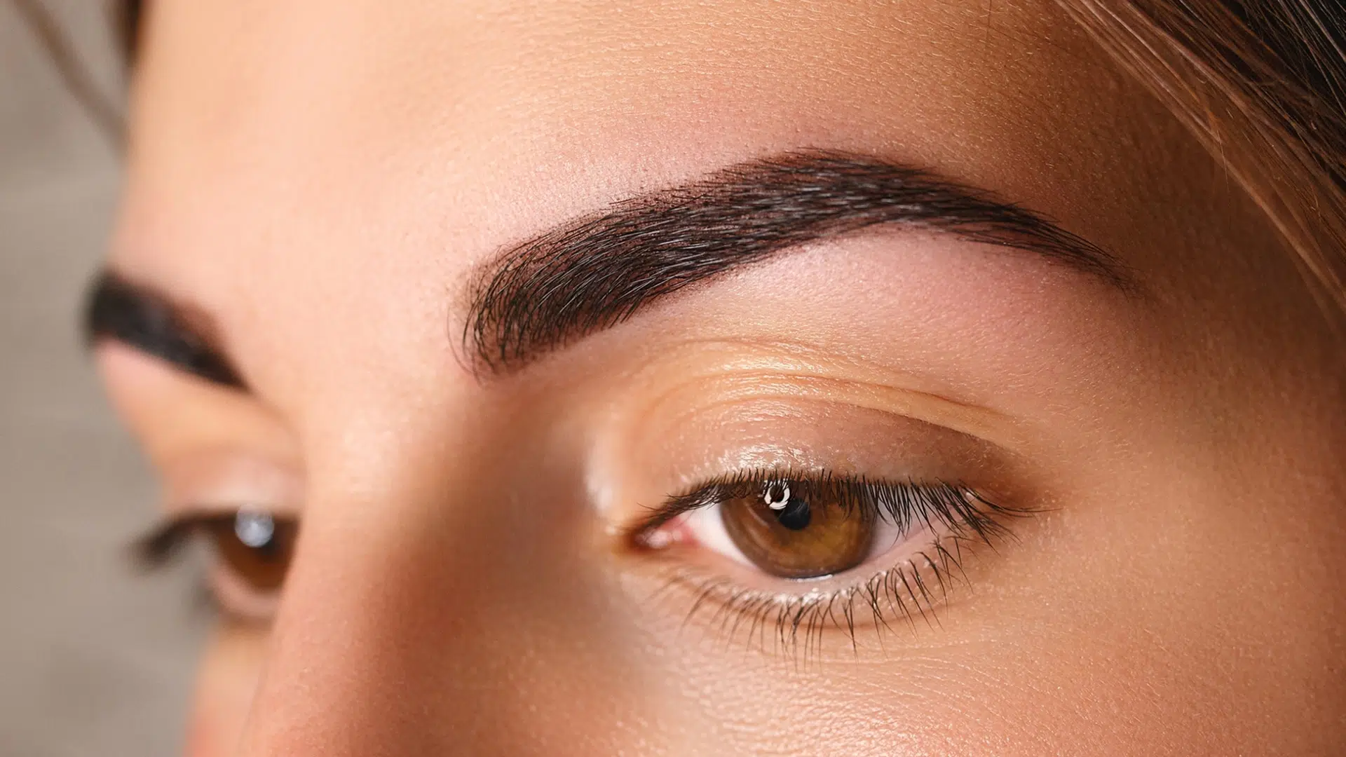Eyebrow tinting