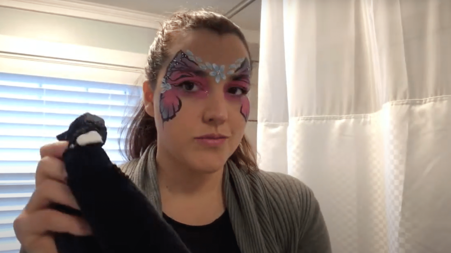 Use a Wet Rag and Cleanser (1)