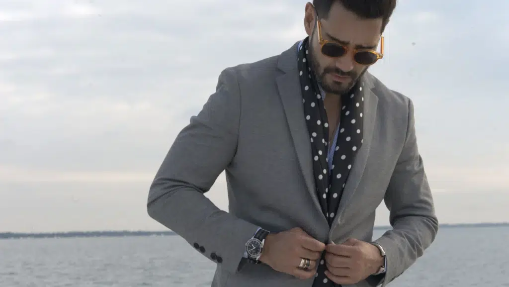 when to button suit jacke