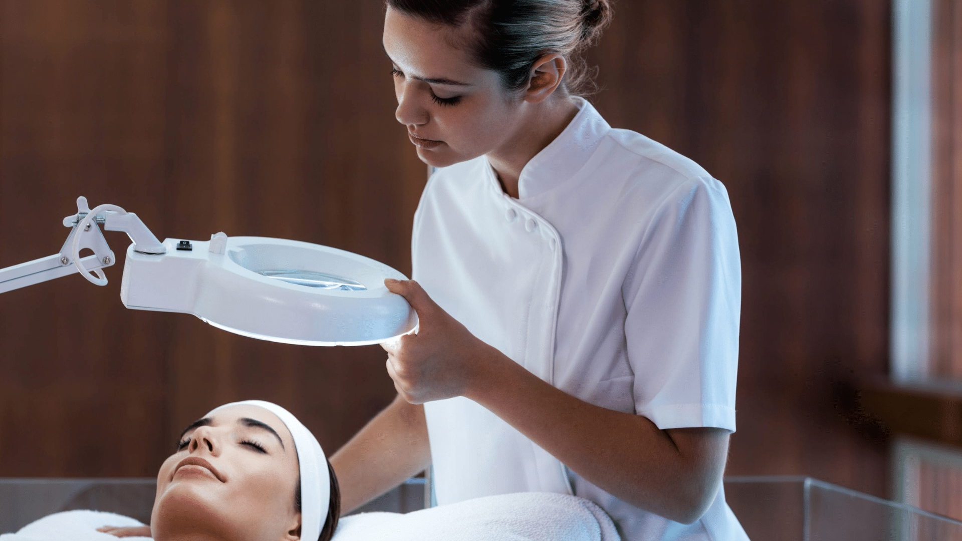 What Is a Beauty Therapist